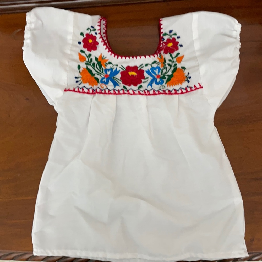 Girls Mexican blouse. Size 4